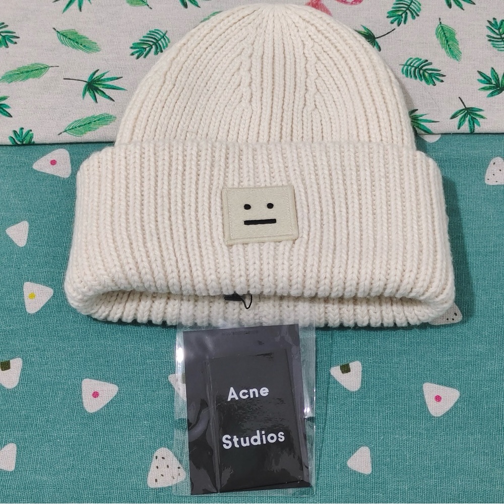 Acne Studios Luxury White Knit Winter Beanie